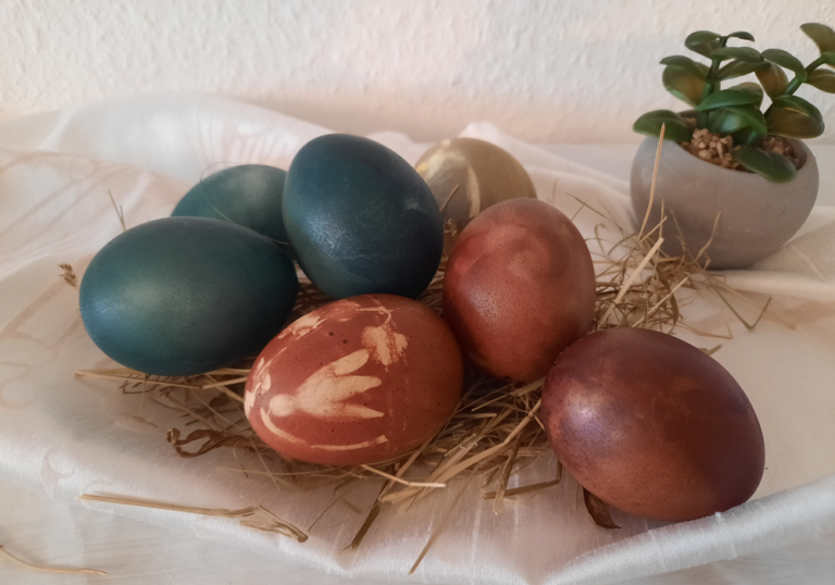 Ostereier mit Naturfarben färben